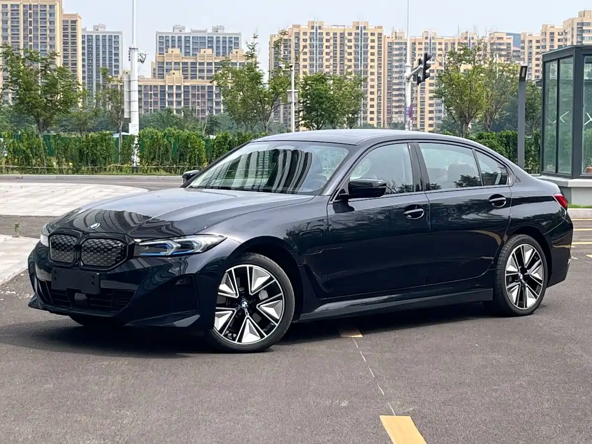 BMW i3 2025 eDrive 40 L Shadow Night Package