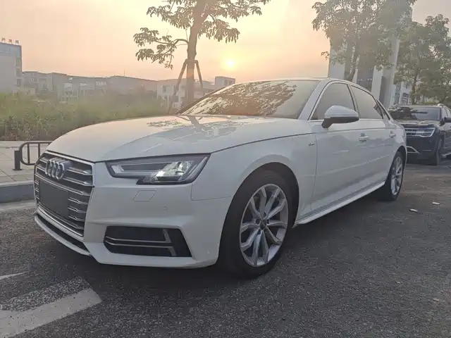Audi A4L 2018 30th Anniversary 40 TFSI Progressive