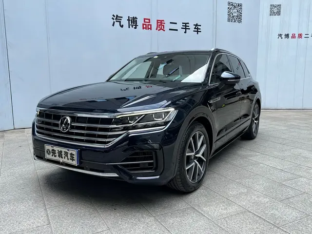 Volkswagen Touareg 2021 3.0TSI R-Line Classic Sport Package