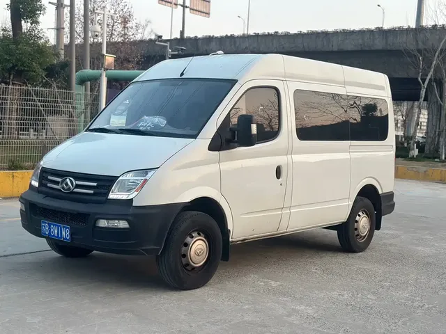 SAIC Maxus Xintu V80 2019 2.0T Plus 6MT Aoyun Short Wheelbase Medium Roof 5/6-seater