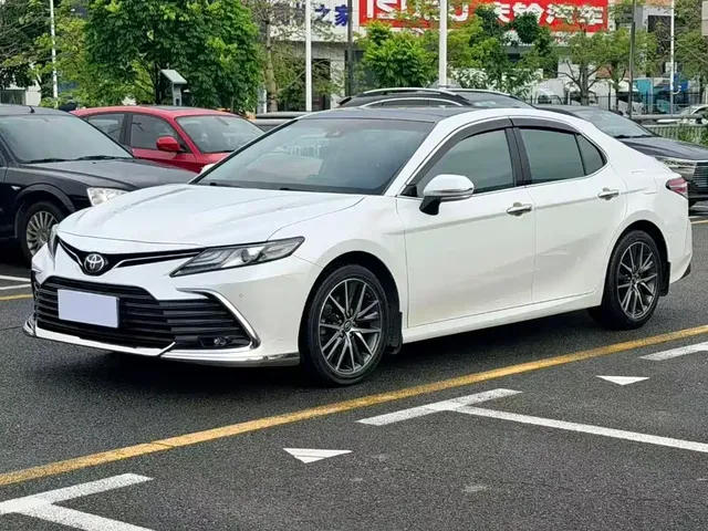 Toyota Camry 2021 2.5G Luxury Edition