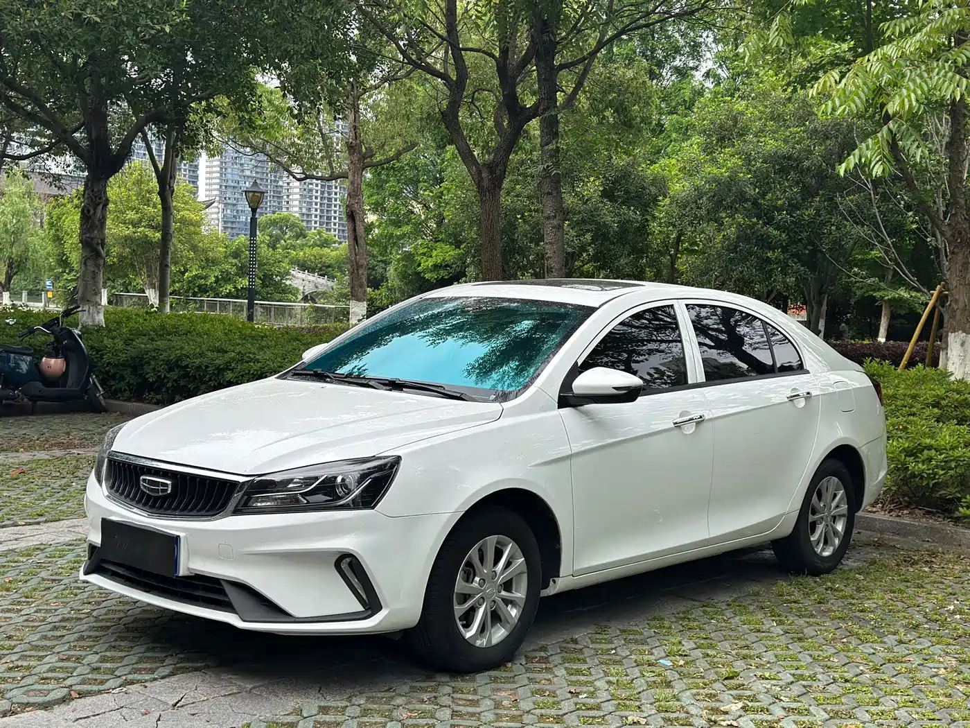 Geely Emgrand 2021 UP 1.5L CVT Luxury