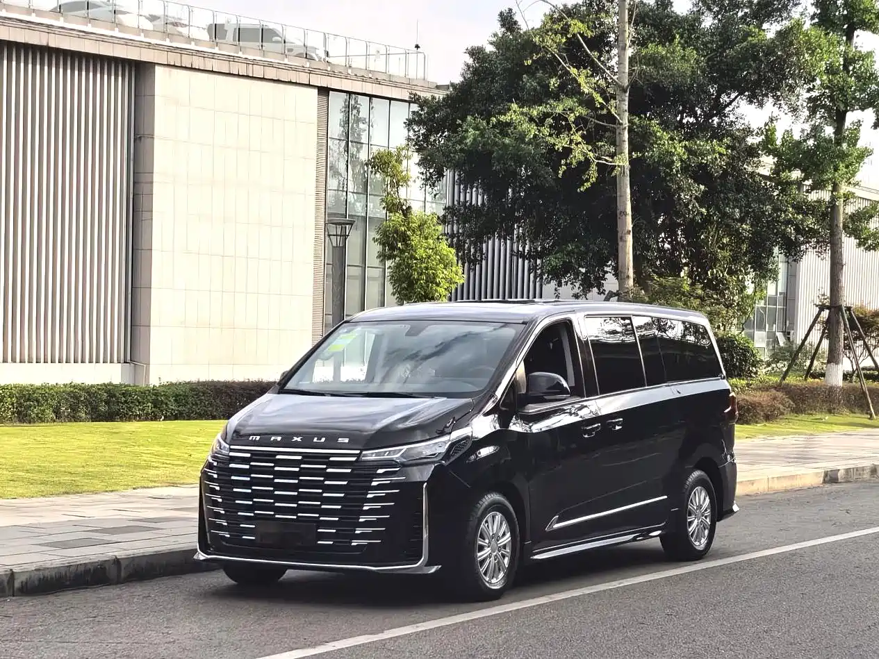 SAIC Maxus G10 2025 MAX 2.0T Automatic Luxury Edition Diesel 7-Seater