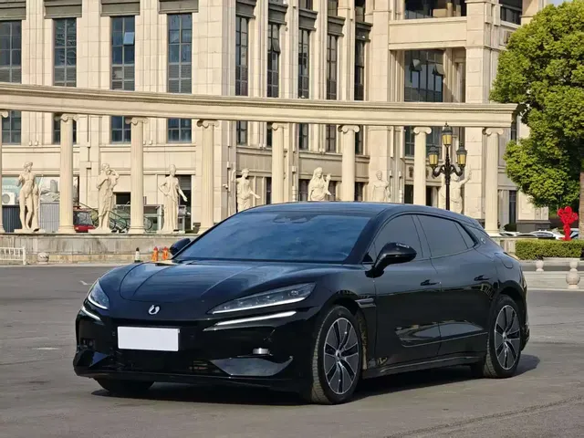 Denza Z9GT 2024 Model 1100 AWD Max Edition