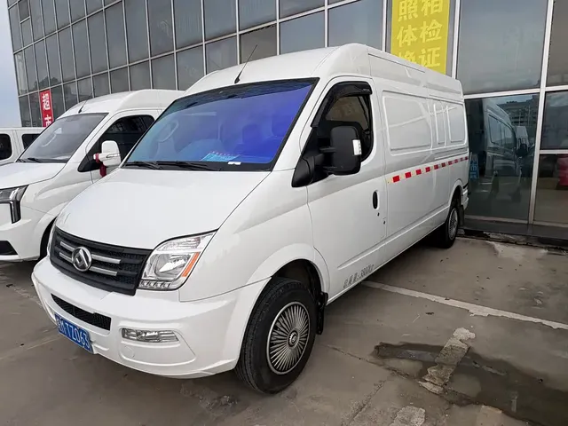 SAIC Maxus Xintu V80 2021 2.0T Manual Classic City Delivery King Long Wheelbase Medium Roof 3-seater