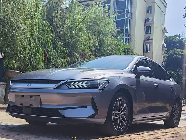 BYD Qin PLUS 2021 EV 500KM Luxury Model