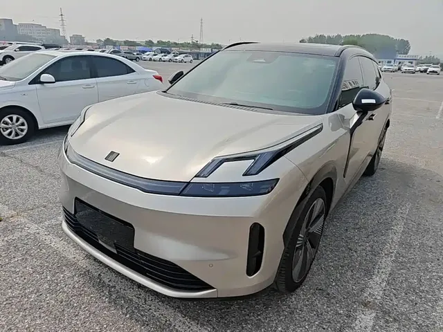 Lynk & Co 08 EM-P 2023 120km Long Range Halo