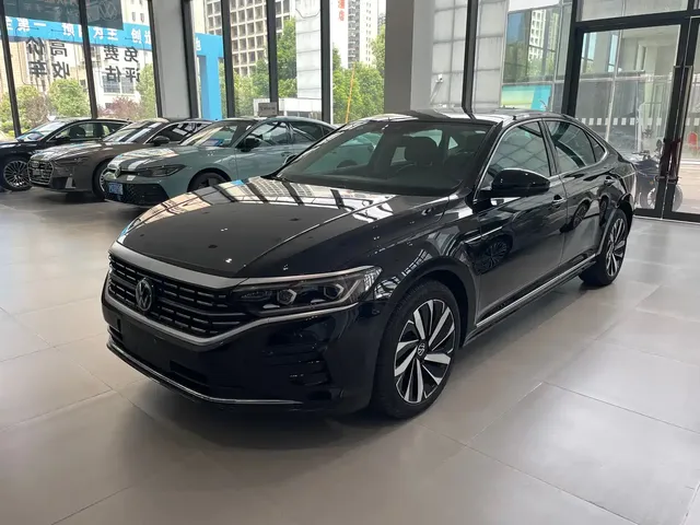 Volkswagen Passat 2025 Outstanding 380TSI Starlight Dragon Glory Edition