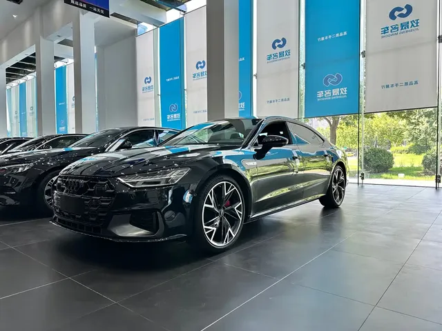 Audi A7L 2024 45 TFSI quattro S-line Black Warrior Edition