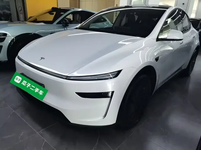 Tesla Model Y 2025 Rear-Wheel Drive