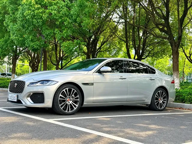 Jaguar XFL 2024 2.0T P250 2WD Premium Luxury