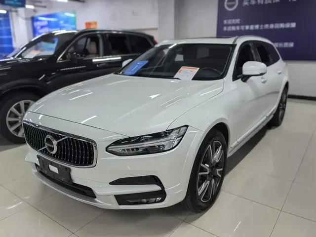 Volvo V90 2020 Facelift Cross Country T5 AWD Momentum