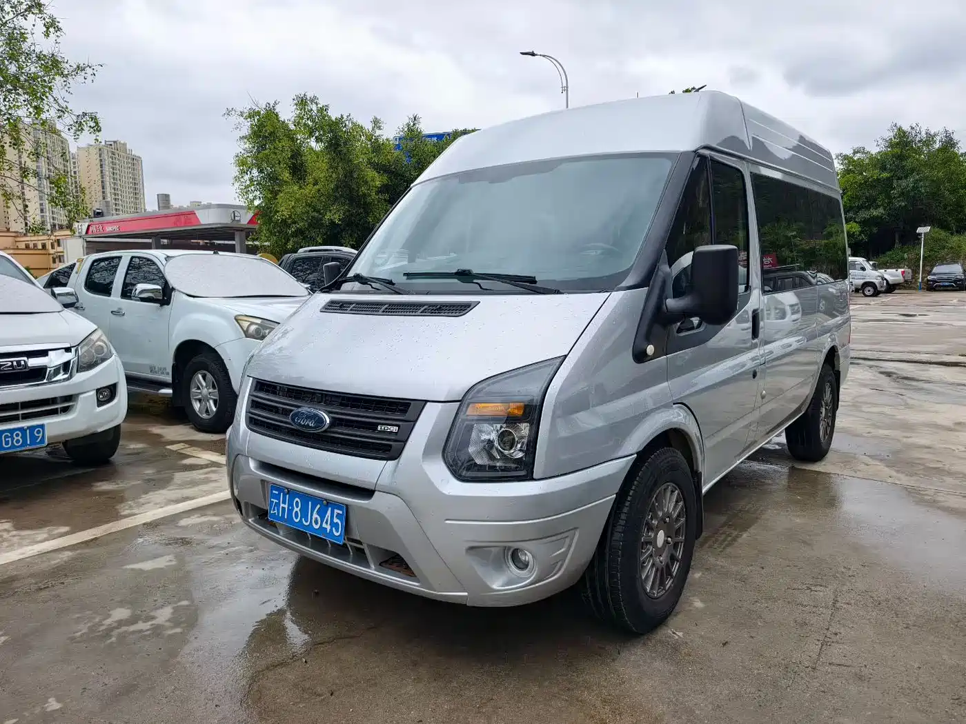 Ford New Generation Transit 2019 Model 2.2T Multi-function Short Wheelbase Medium Roof 6-seater China VI