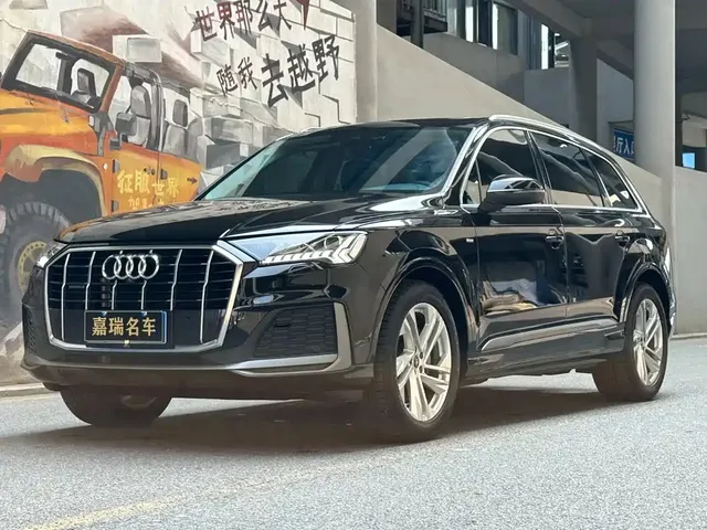 Audi Q7 2023 45 TFSI quattro S line Sport