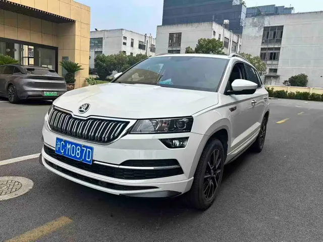 Škoda Karoq 2023 TSI280 Premium Edition