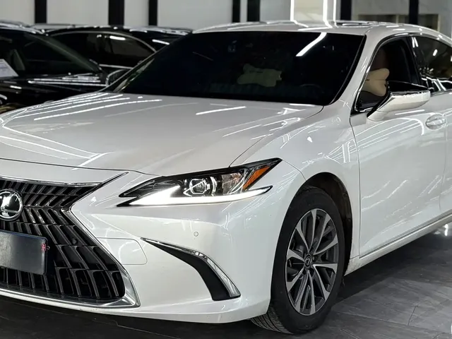 Lexus ES 2023 200 Excellence Edition