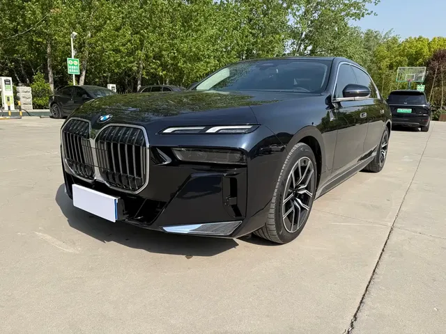 BMW 7 Series 2023 Model 735Li M Sport Package