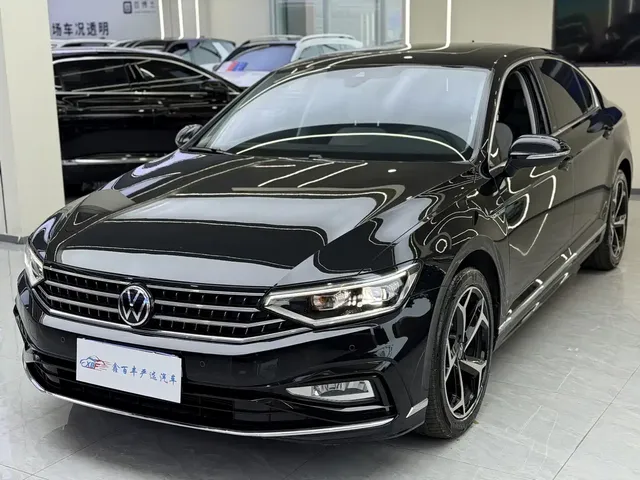 Volkswagen Magotan 2024 2 Million Units Public Sharing Edition 330TSI DSG Luxury