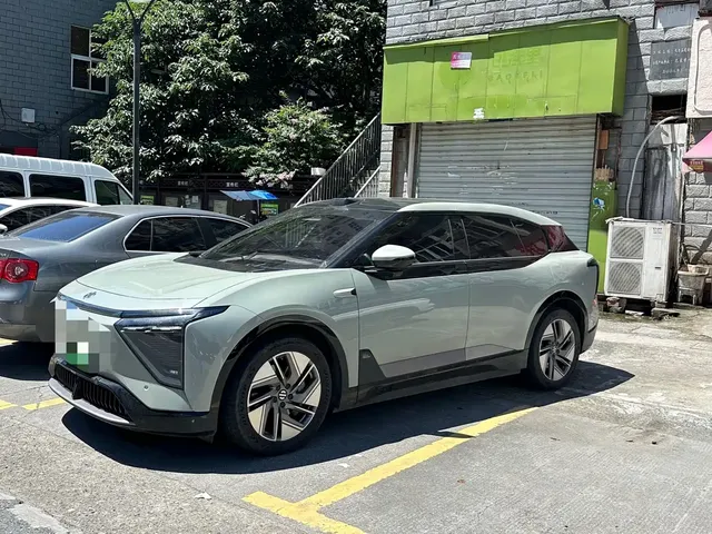 HiPhi Y 2023 810km Long Range Edition