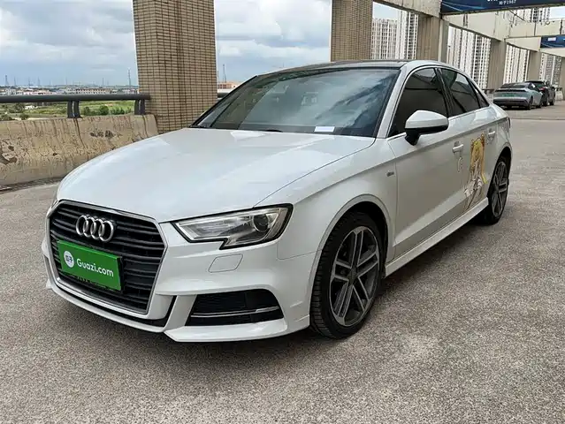 Audi A3 2018 30th Anniversary Limousine 35 TFSI Progressive