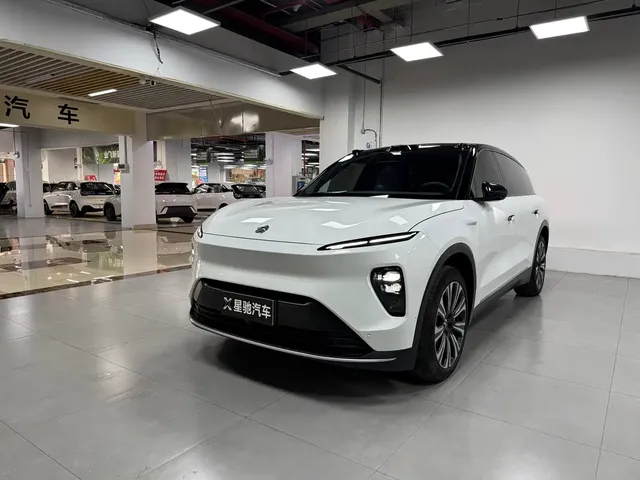NIO ES8 2023 75kWh Executive Edition