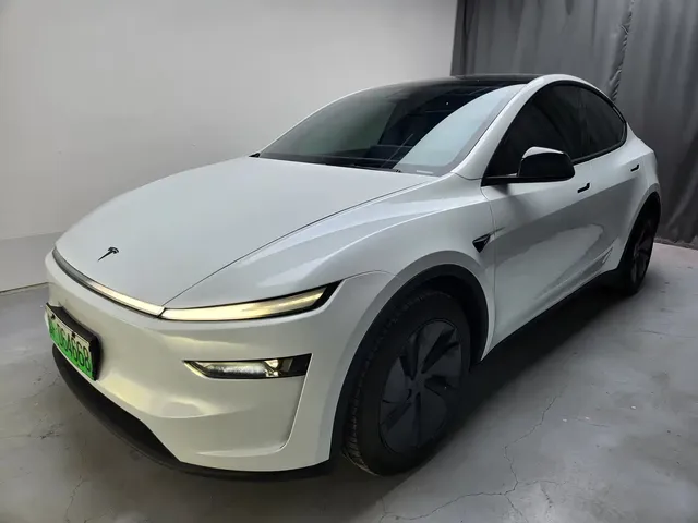 Tesla Model Y 2025 Facelift Long Range All-Wheel Drive