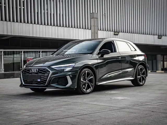 Audi A3 2024 Model Sportback 35 TFSI Fashion Sport
