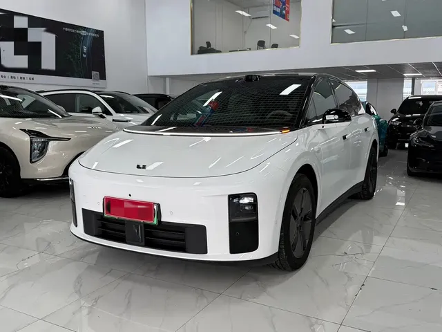 Li Auto i6 2025 2WD Base Model