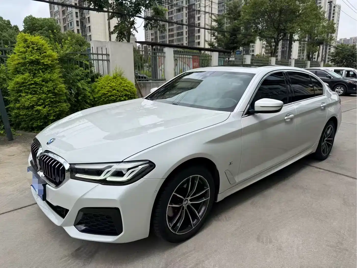 BMW 5 Series 2022 525Li M Sport Package
