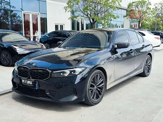 BMW 3 Series 2023 325i M Sport Black Night Package