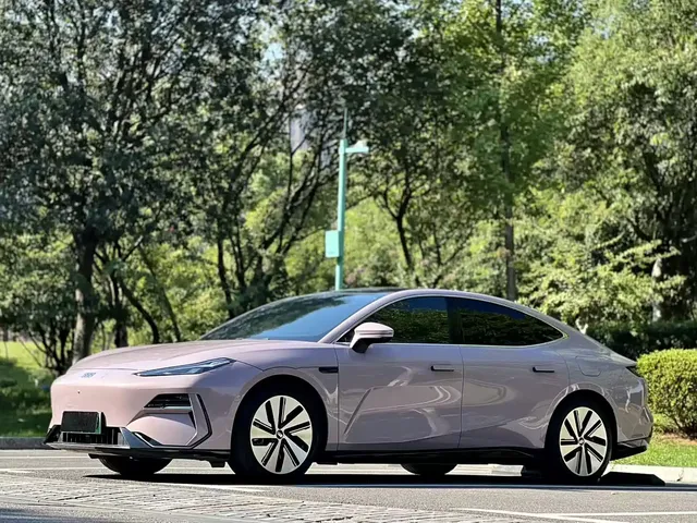 Geely Galaxy E8 2024 665km RWD Starship Voyager Edition