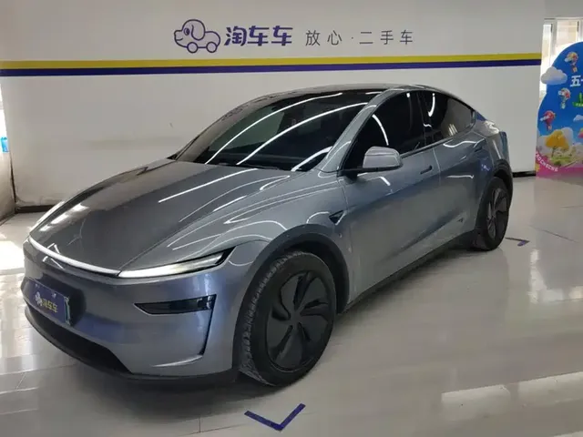 Tesla Model Y 2026 Long Range All-Wheel Drive