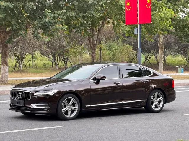 Volvo S90 2020 T5 Momentum Luxury Edition