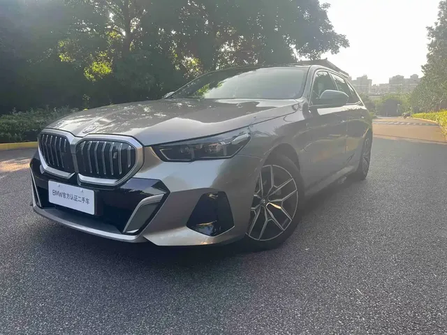BMW i5 2024 eDrive 35L Premium Model M Sport Package