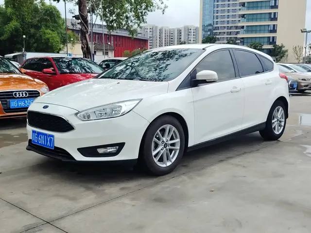 Ford Focus 2018 Hatchback Classic EcoBoost 125 Automatic Super Trend Smart Edition