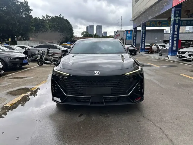 Changan UNI-V 2022 1.5T Premium Model