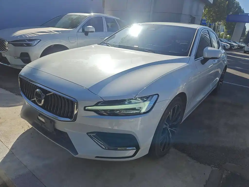 Volvo S60 2024 B4 Inscription Luxury Edition