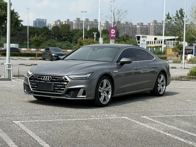 Audi A7L 2022 45 TFSI S-line Future Dream Edition