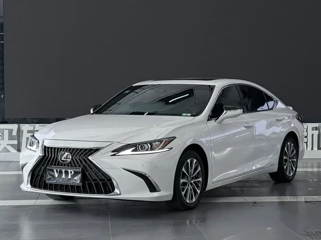 Lexus ES 2022 300h Excellence Edition