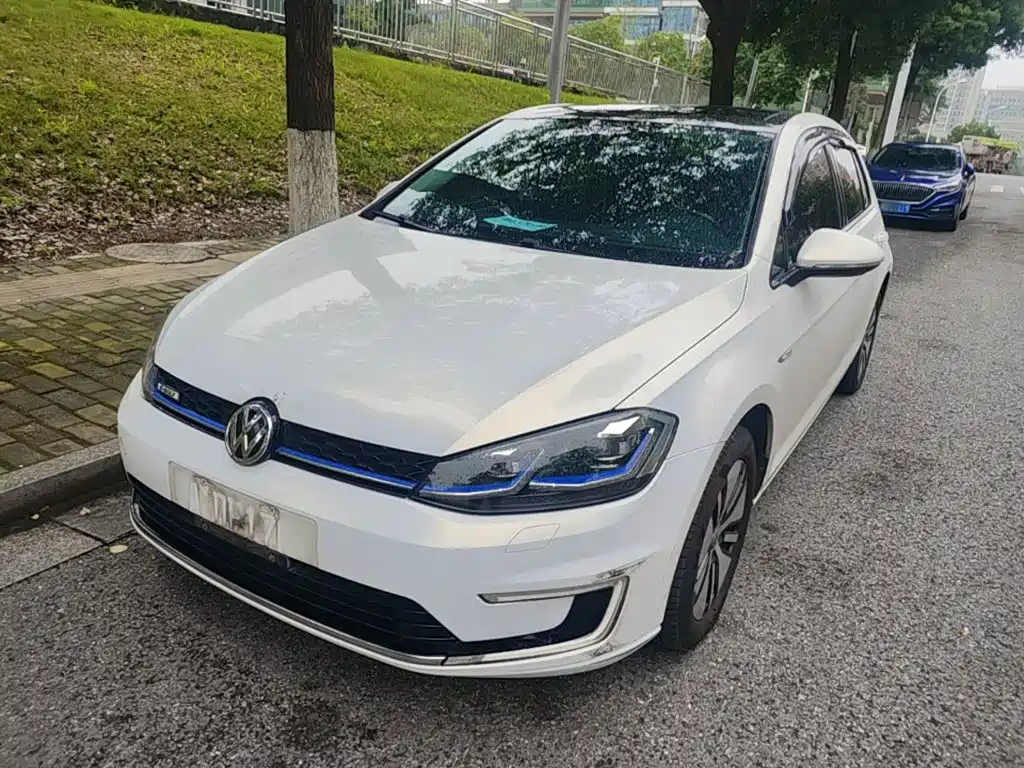 Volkswagen Golf Electric 2020 Chi