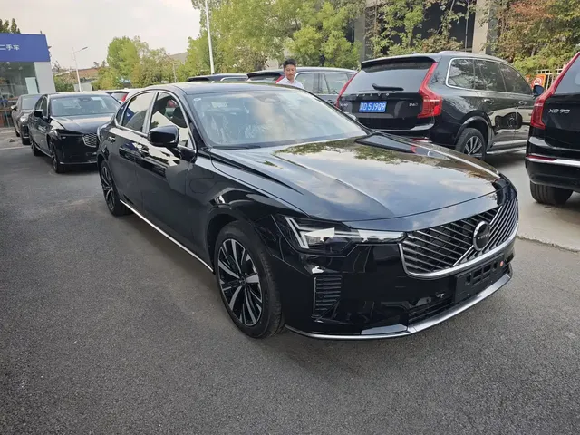 Volvo S90 2026 B5 Zhiyi Luxury Edition