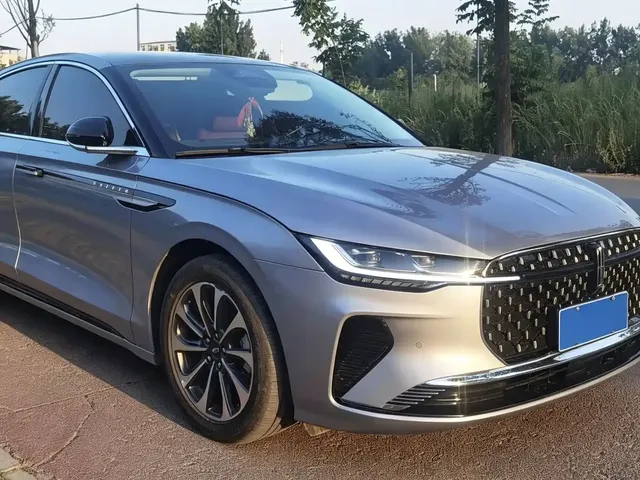 Lincoln Z 2024 2.0T Premium Edition