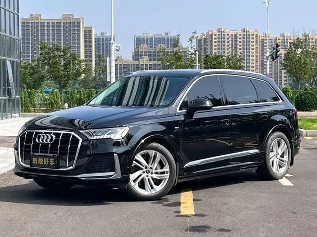 Audi Q7 2023 45 TFSI quattro S line Sport