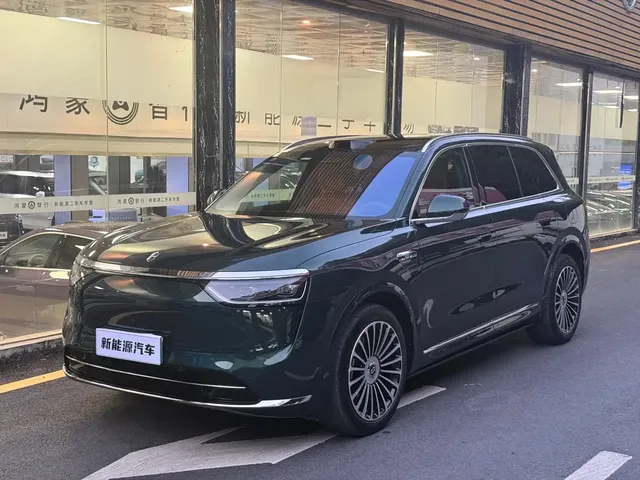 AITO Wenjie AITO M8 2025 Extended Range Ultra 53.4kWh 6-Seater