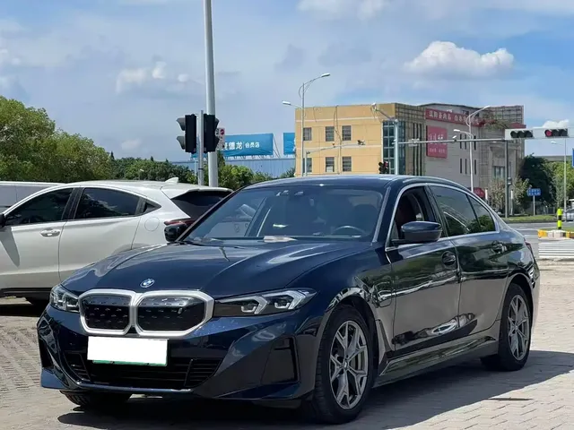 BMW i3 2022 eDrive 35 L