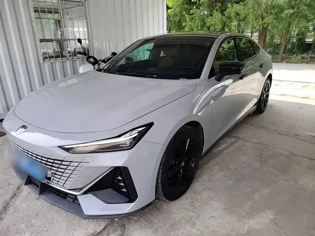Changan UNI-V 2022 2.0T Sharp Speed Edition