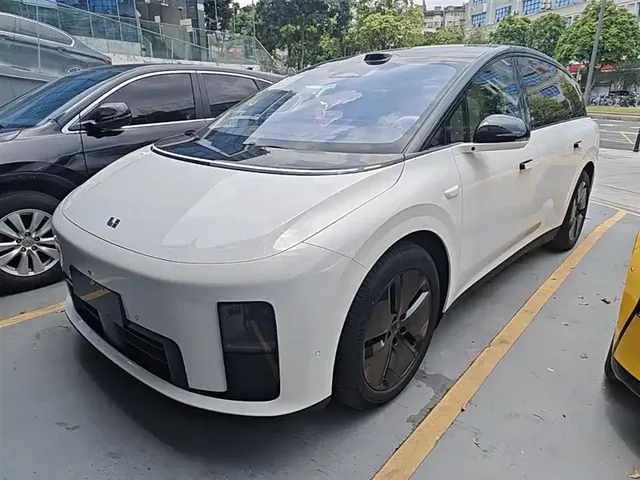 Li Auto Li i8 2025 Standard Edition