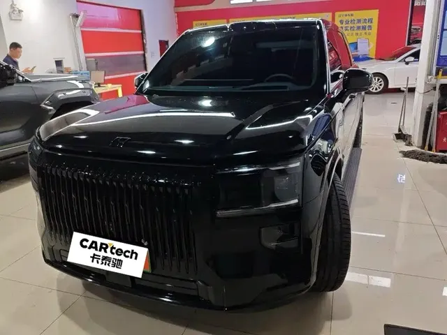 ZEEKR 9X 2025 Model Gloss Black Edition