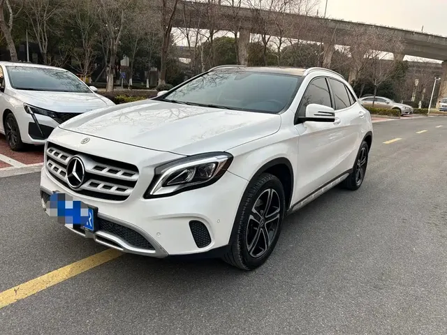 Mercedes-Benz GLA 2018 GLA 200 Fashion