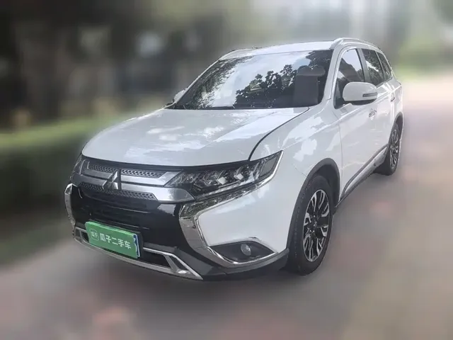 Mitsubishi Outlander 2020 2.4L 4WD Luxury 5-seater